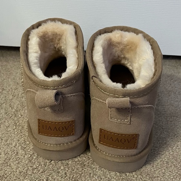 ugg style slippers - Picture 3 of 4